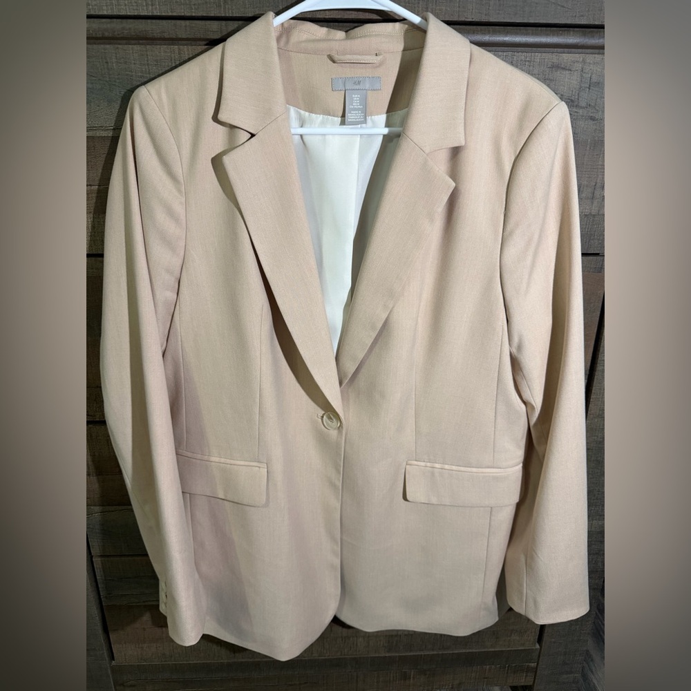 H&M Blazer - Picture 1 of 5